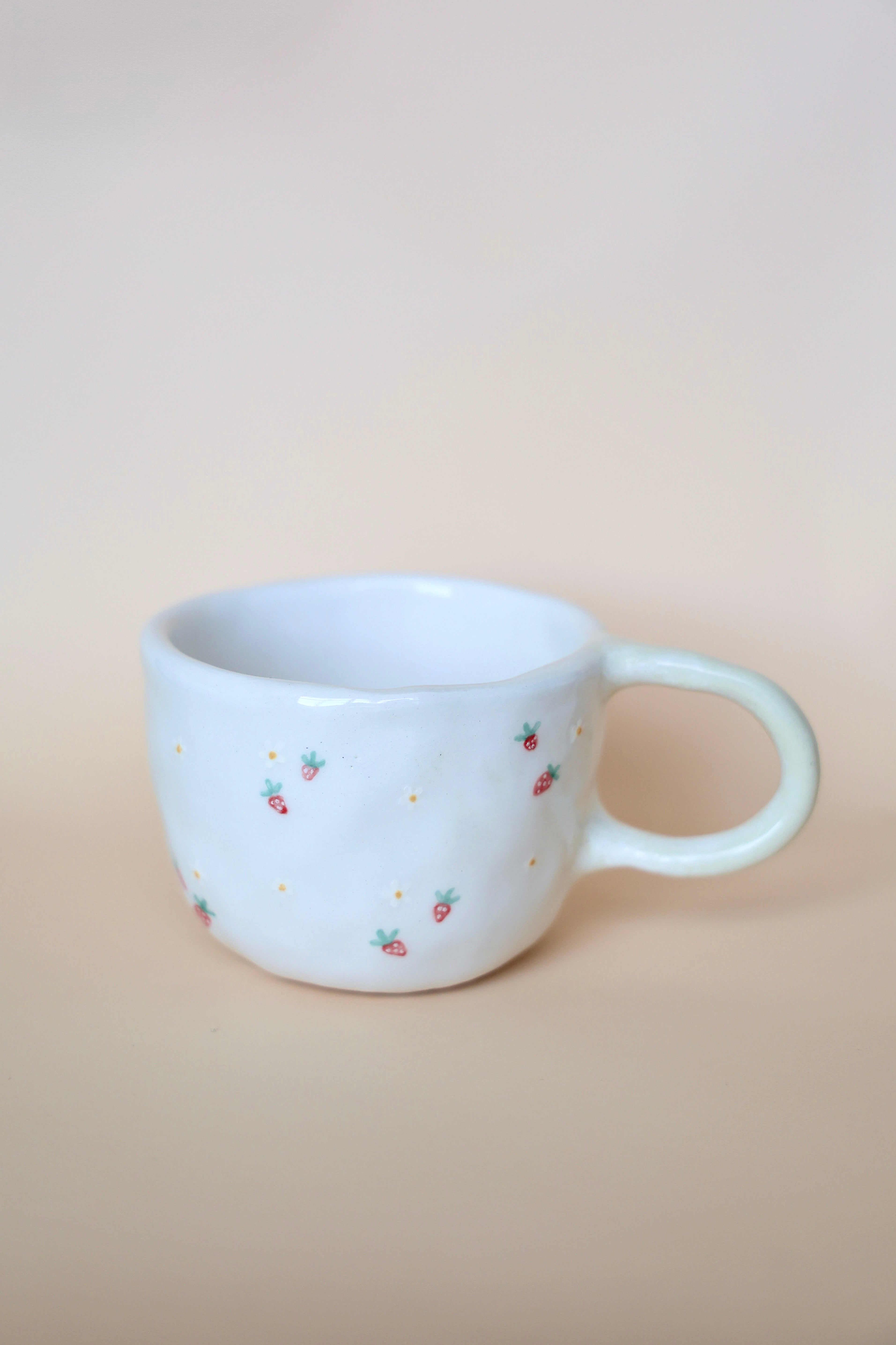Strawberries & Daisies Mug